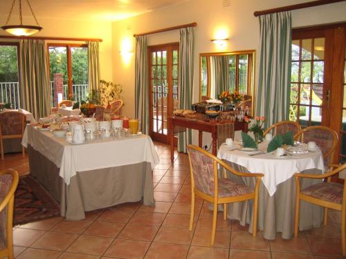 ห้องอาหาร, โอ๊กทรีลอดจ์ (Oak Tree Lodge) in พาร์ล