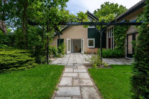 Hello Zeeland - Holidayhome Beukenlaan 4, Oostkapelle