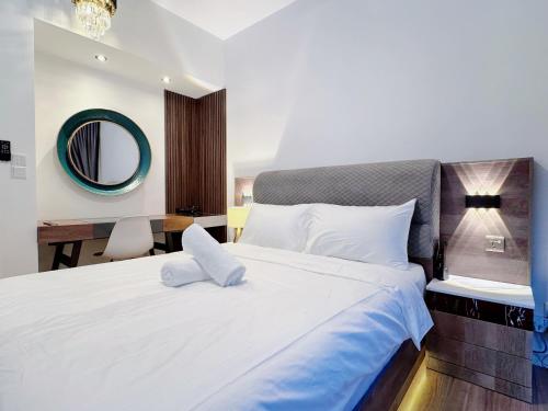 Kuala Lumpur M Vertica Residence I Big Family Homestay 大家庭适住 I Walking distance to MRT I 马中英文服务 I Malay English Chinese — other in M Vertica KL City Residences Tower A, Kuala Lumpur Malaysia, 56000