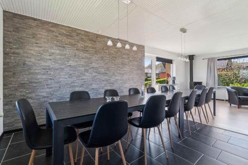 บริการและสิ่งอำนวยความสะดวก, Modern Holiday Home With Sea View In Tejn in ไทย์น