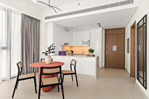 Silkhaus Vacation Homes Elite 1BDR in Canal Front Tower - image 7
