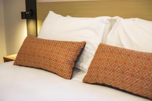 Nightcap at Regents Park Hotel - image 9