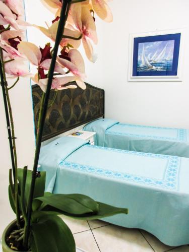 1 twin bed