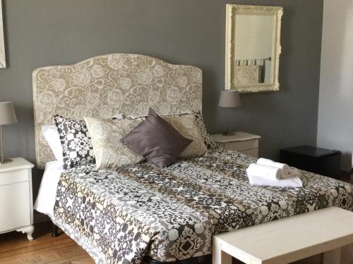 Triple Room with Private External Bathroom image 1