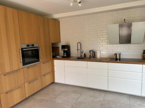 Konyha, Blaues Haus Plätlinsee (Blaues Haus Platlinsee) in Wustrow