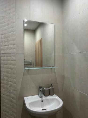 Ani's 2 Cozy 1 Bedroom Apartment, София (фото 7)