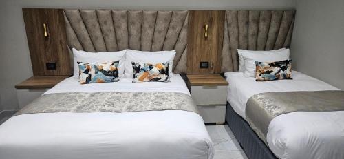 Deluxe Triple Room image 8