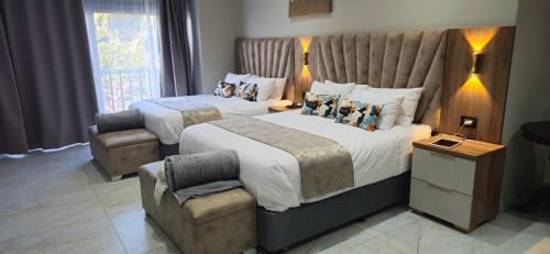 Deluxe Family Suite image 1