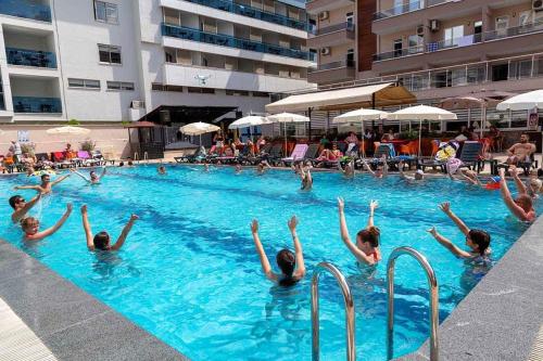 Club Bayar Beach Hotel - 수영장