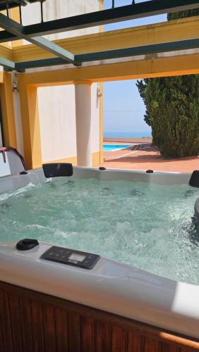 Casa da Vigia - vila bouganvilia - V3 - in top of the beach with jacuzzi