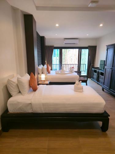 room detail thumbnail 1