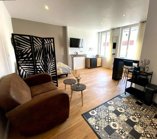 Brown Cosy Loft Centre - Canappeville