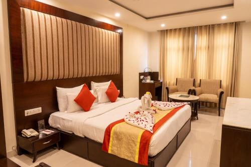 room detail thumbnail 1