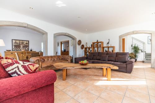 Shared lounge/TV area, Villa Serena-gorgeous Rural Family Villa & Pool in Santa Catarina