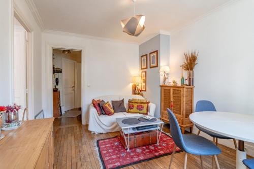 Apartment in the heart of Paris - image 8
