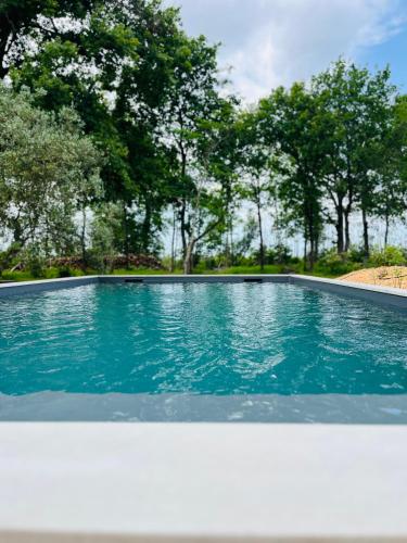 La Casa M-maison ideale pour groupes familles amis 12 personnes au calme avec piscine in Saumos