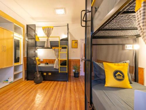 1 bunk bed
