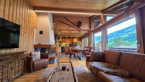 Alpine Loft, Central, Balcony, Parking, Family,PS5, Frutigen