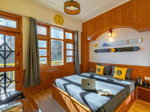 1 queen bed