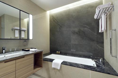 room detail thumbnail 2