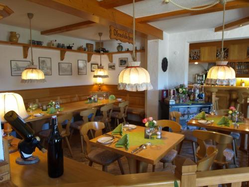 ผับ/เลาจน์, Hotel Landhaus Silbertanne in โรเทนบวร์ก อัน แดร์ ฟูลดา