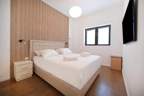 Cozy 2BR in Hayarkon 96 by HolyGuest - image 8
