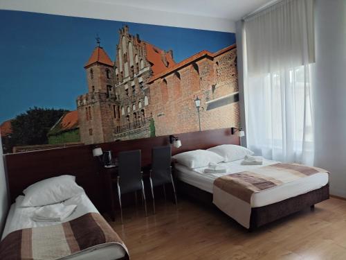 Triple Room with Bathroom image 6
