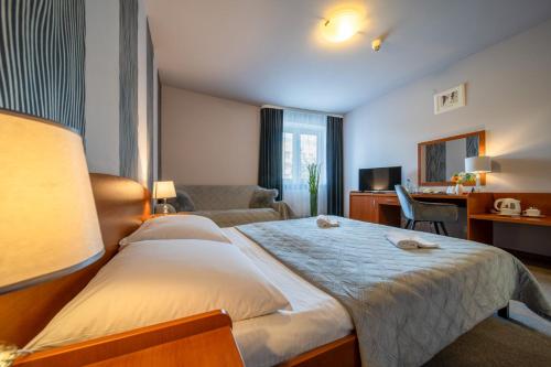 NOVA City Hotel