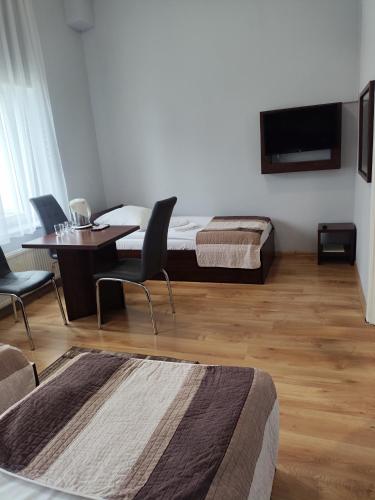 Hotelik w Centrum - image 2