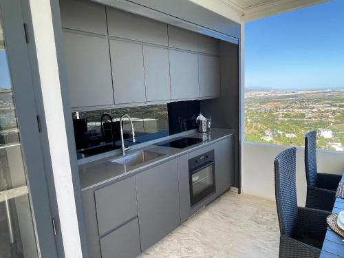 Villa Honeymoon Málaga (Villa Honeymoon Malaga) in อัลเลาริน เดลาตอเร