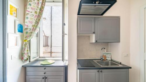 Kitchen, Maison Greta by Typney in Centro Storico