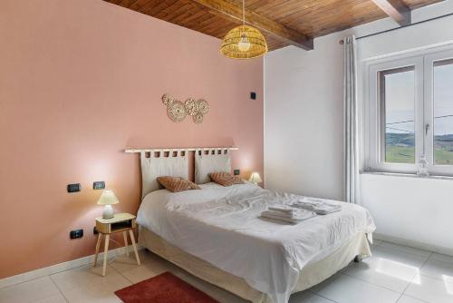 1 queen bed, 2 twin beds