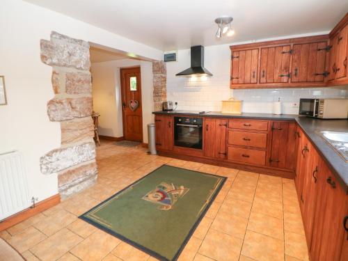 Horse Shoe Cottage - image 8