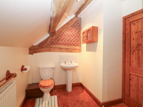 Horse Shoe Cottage - image 7