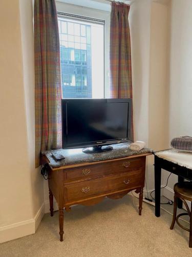 1 Bed Flat Near Edinburgh Castle, Эдинбург (фото 5)