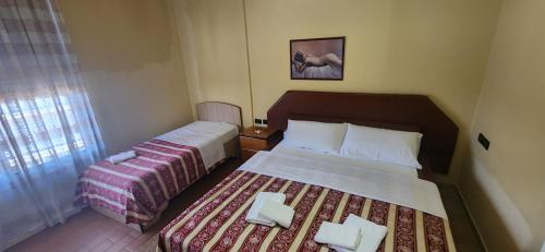 Triple Room with City View image 5