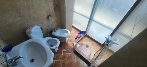 Double Room with Balcony image 2