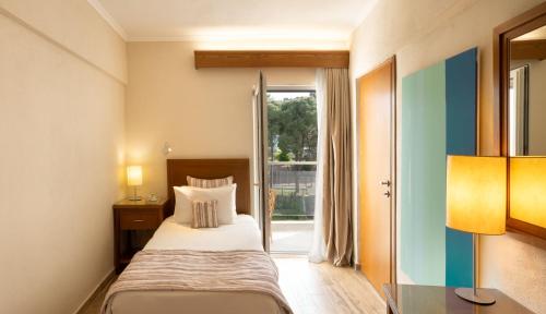 Alexander the Great Beach Hotel - image 5