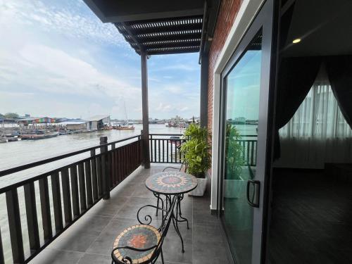 쿠알라 쿠라우 Capital O 91170 Kurau Bay Hotel 3성급 호텔 수영장