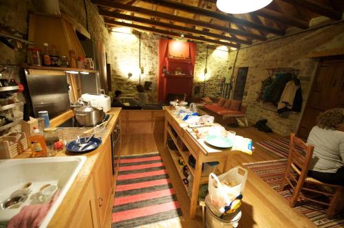 The Mountain House -mountain getaway in Sirako