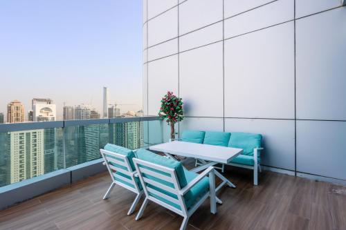 Elite Duplex Penthouse Steps from Metro & Marina, Dubaj (fotografie 4)