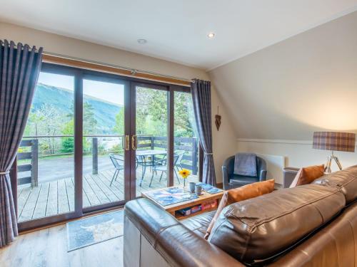Chalet Heron Lodge by Interhome in Invergarry