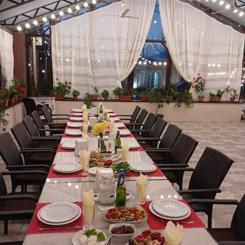 Nohurçay Cottages & Restaurant (Nohurcay Cottages & Restaurant) in Nohurqishlaq