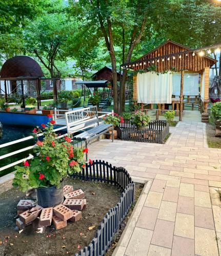 Nohurçay Cottages & Restaurant (Nohurcay Cottages & Restaurant) in Nohurqishlaq