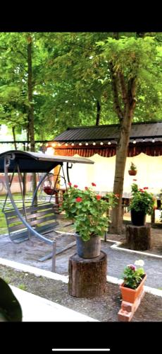 Nohurçay Cottages & Restaurant (Nohurcay Cottages & Restaurant) in Nohurqishlaq