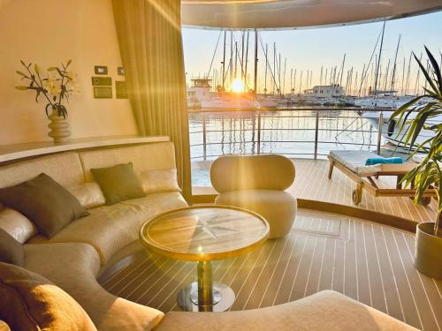 Luxury Floating Apartment - Amor - Hôtel - Split