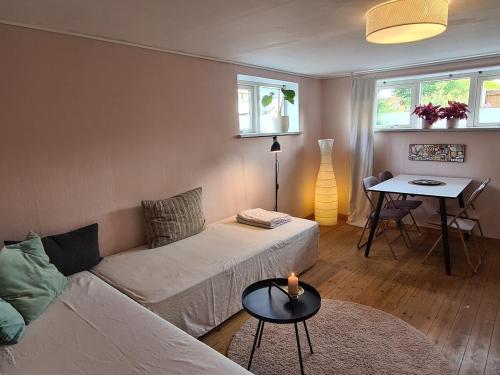 Hyggelig ferielejlighed m have tæt på søerne (Hyggelig ferielejlighed m have tæt pa søerne) in Silkeborg