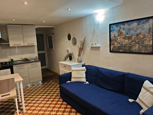 Charming duplex house, cinema room, Valletta centre, Валетта (фото 9)