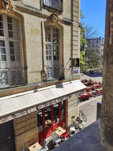 Large deluxe suite, historic center 1st, Bordeaux (photo 7)