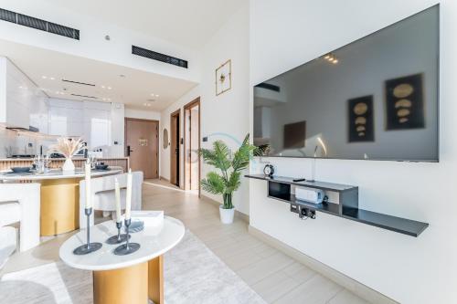 Newly Furnished Apartment near Circle Mall with Marina Views, Binghatti Onyx, JVC by Deluxe Holiday Homes, Dubái (foto 7)